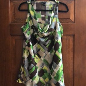 SZ L sleeveless blouse.